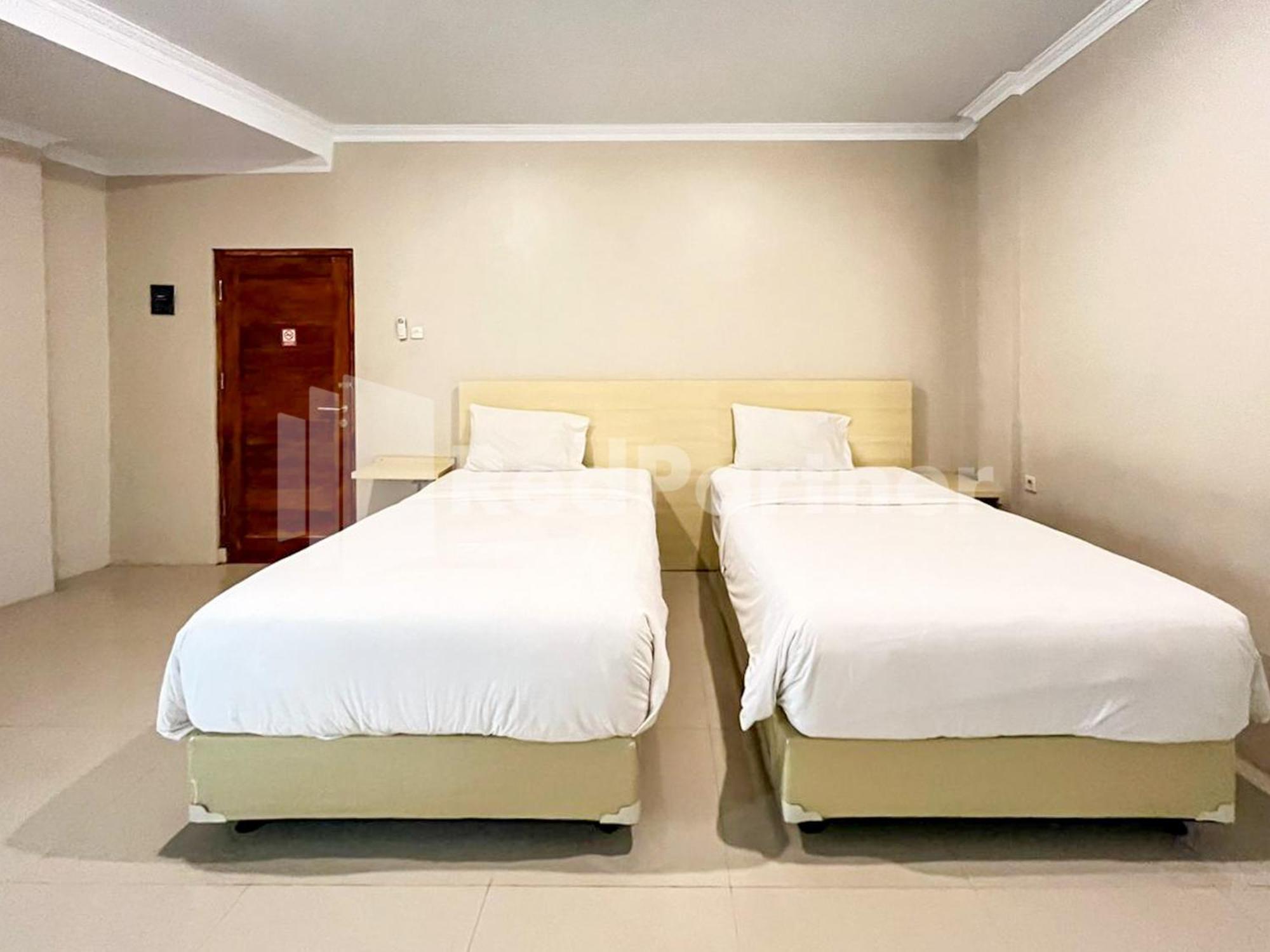 Hotel Andono Near Yia Mitra Reddoorz Temon 外观 照片